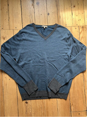 Burberry V-Neck Sweater 100% Extra Fine Merino Wool XL Made in England